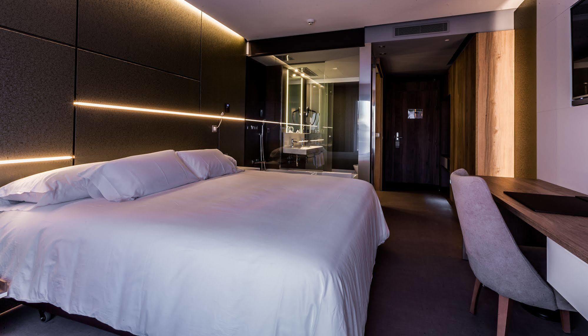 Hotel & Spa Ciudad De Binéfar エクステリア 写真