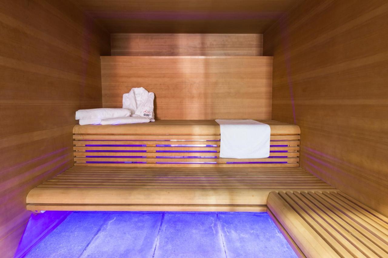 Hotel & Spa Ciudad De Binéfar エクステリア 写真